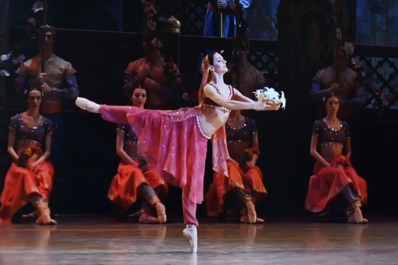 Поздравляем артистов балета с дебютами в апрельских спектаклях! - НОВАТ - фото №8